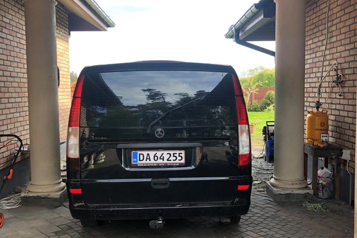 Sort Mercedes 1113 fra 2014