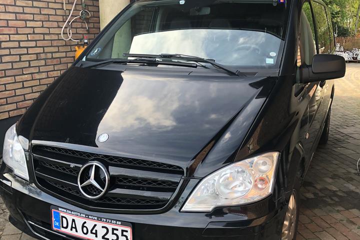 Sort Mercedes 1113 fra 2014