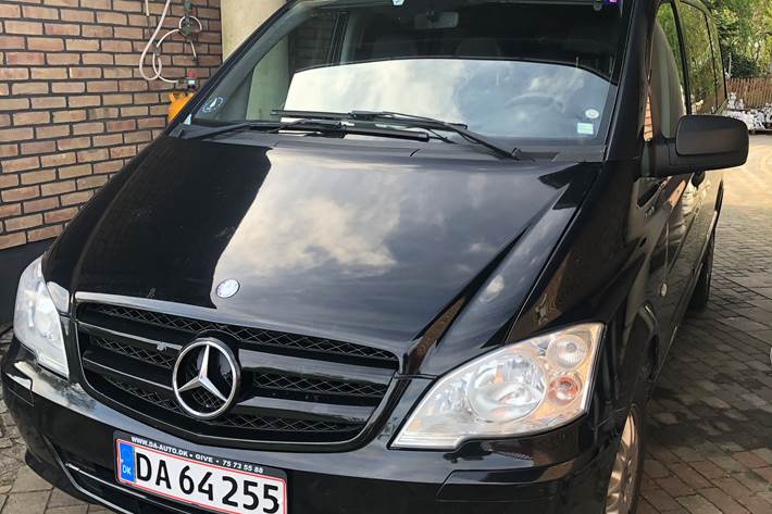 Sort Mercedes 1113 fra 2014