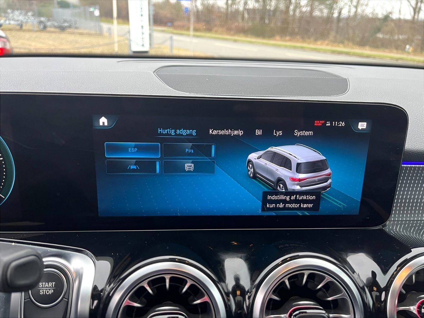 Hvid Mercedes EQB 250 fra 2023