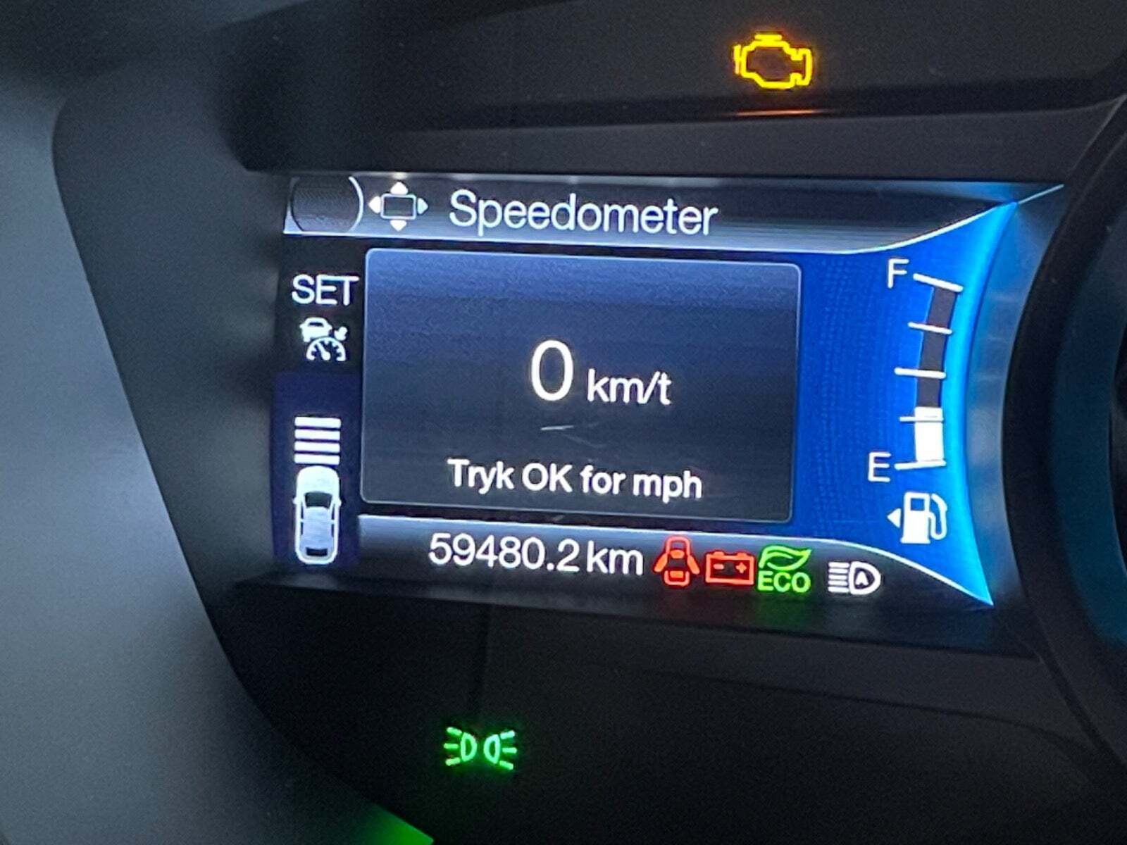 Rød Ford Mondeo fra 2020