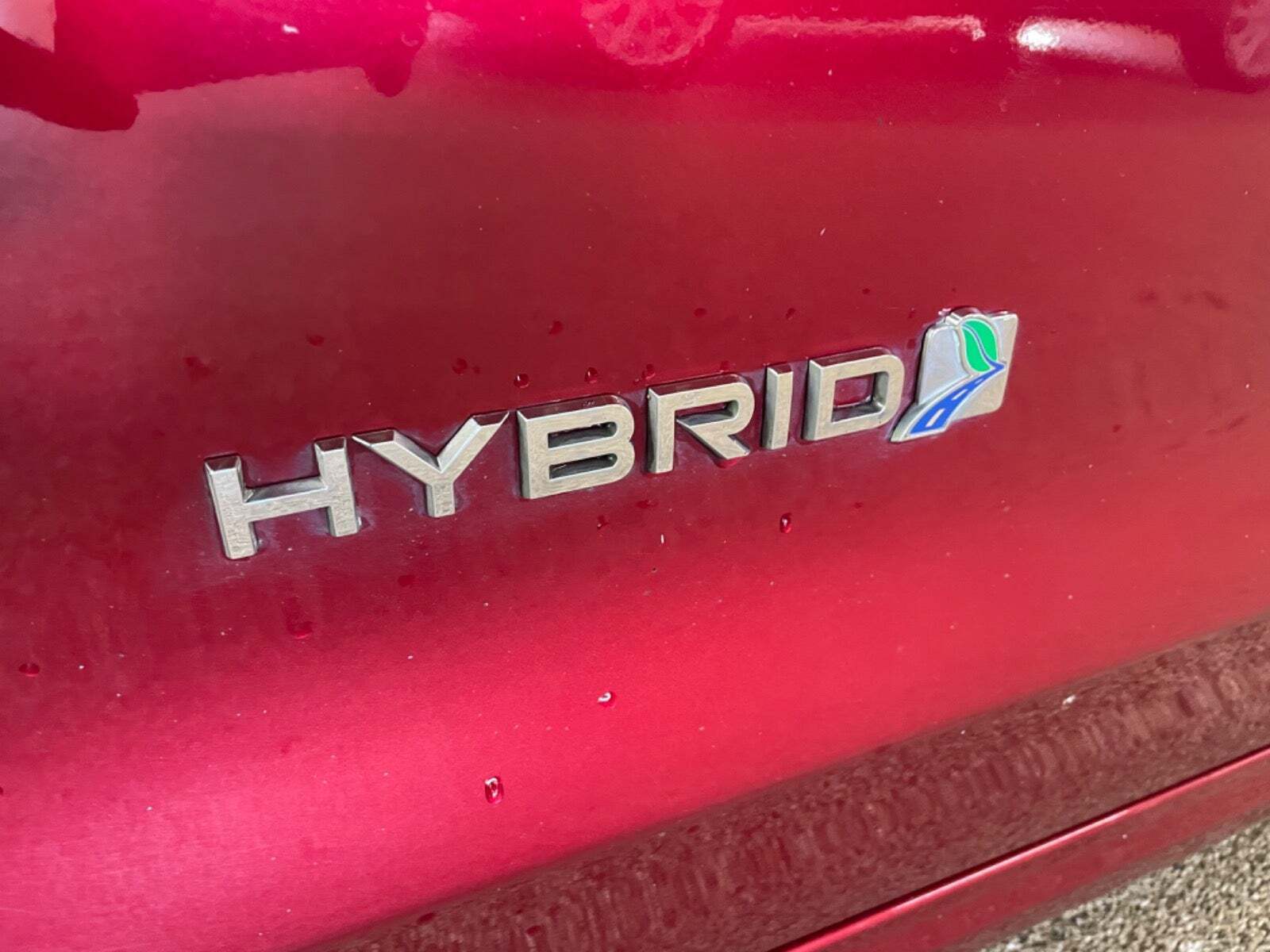 Rød Ford Mondeo fra 2020