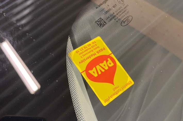 Rød Ford Mondeo fra 2020