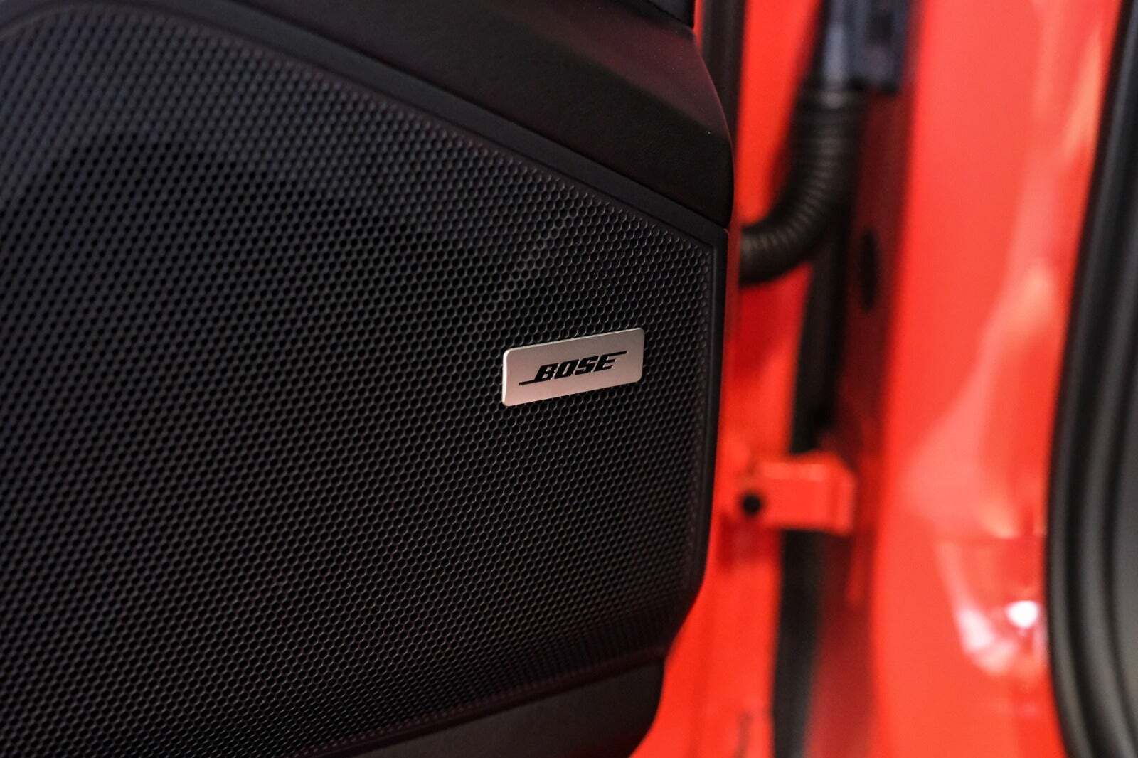 Orange Porsche Cayenne Turbo S fra 2021
