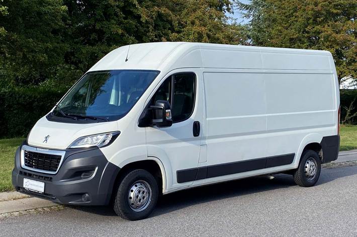 Hvid Peugeot Boxer 335 fra 2017