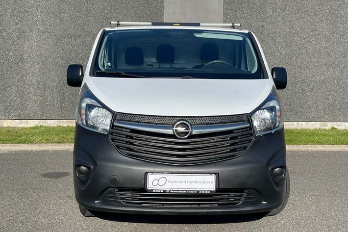 Hvid Opel Vivaro fra 2017