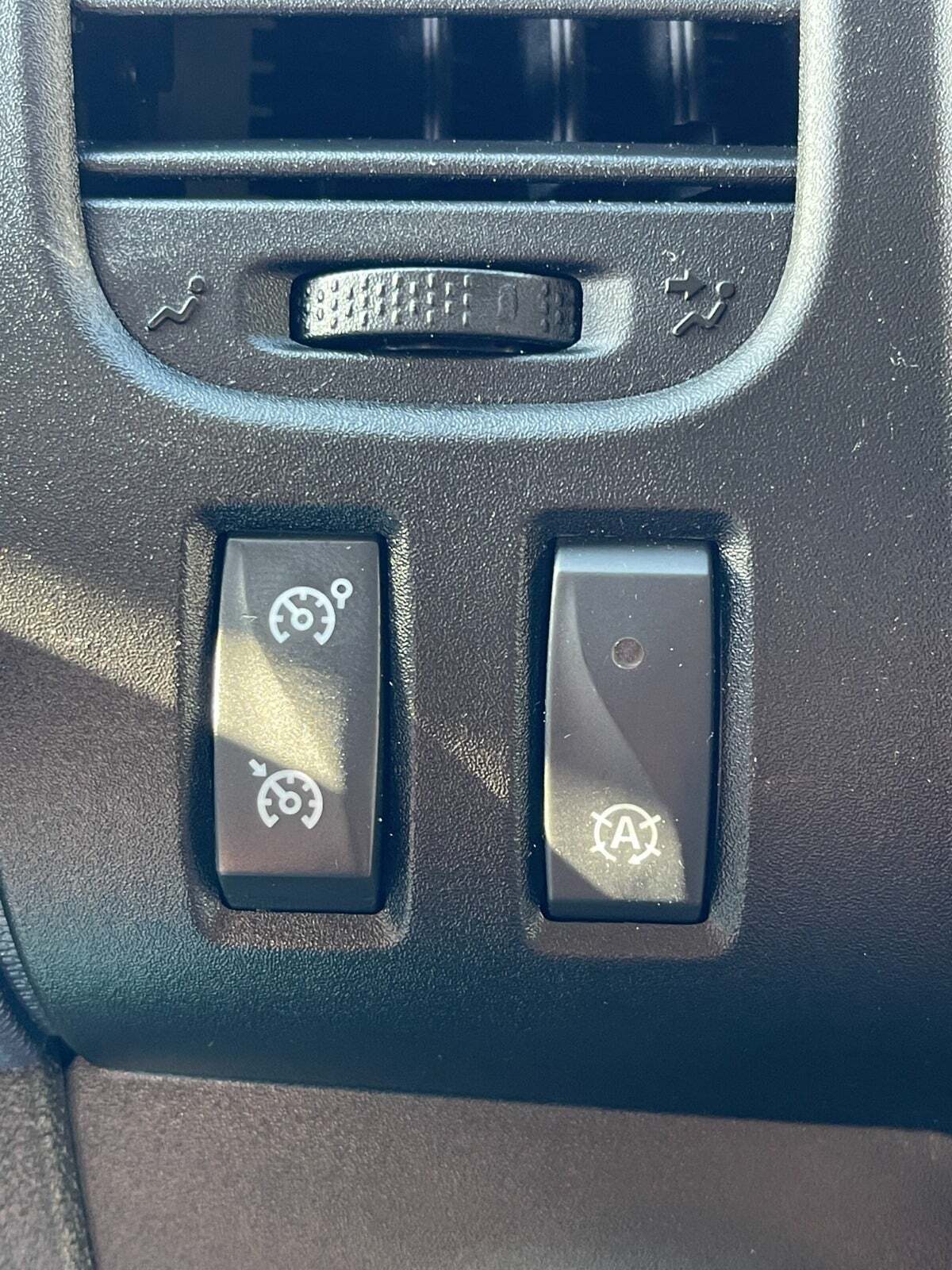 Hvid Opel Vivaro fra 2017