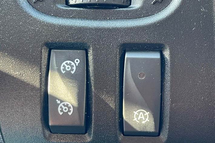 Hvid Opel Vivaro fra 2017