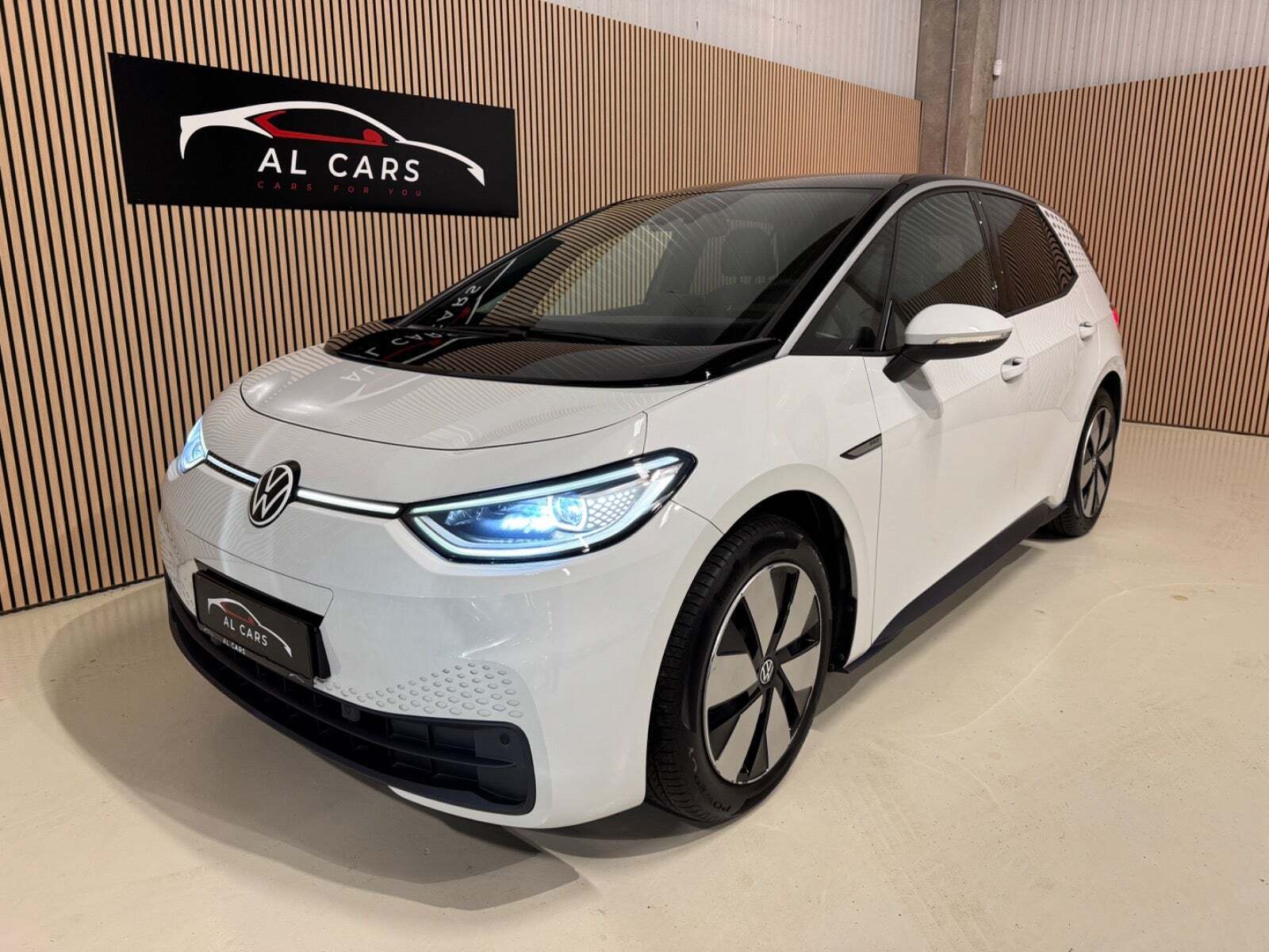 Hvid VW ID.3 fra 2021 set udefra