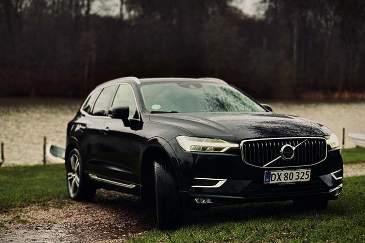 Sort Volvo XC60 fra 2020