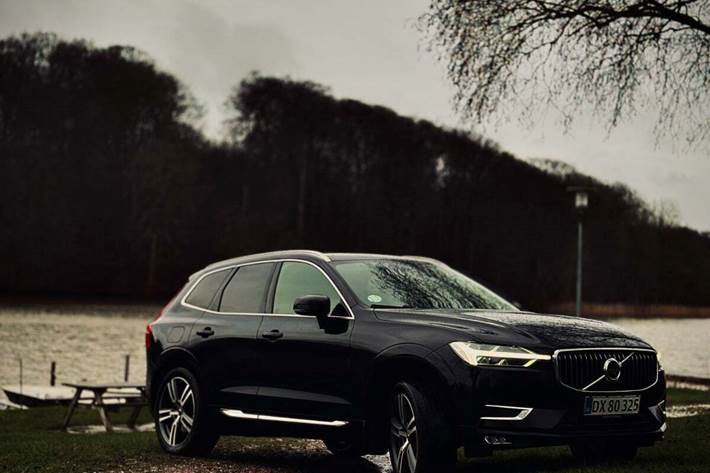 Sort Volvo XC60 fra 2020