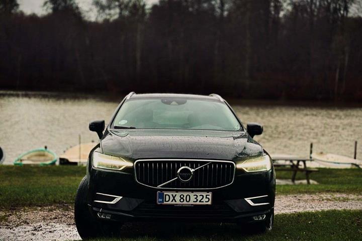 Sort Volvo XC60 fra 2020