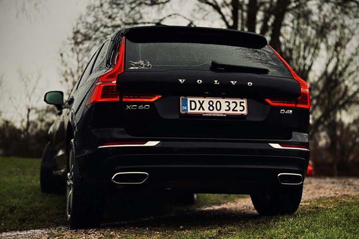 Sort Volvo XC60 fra 2020