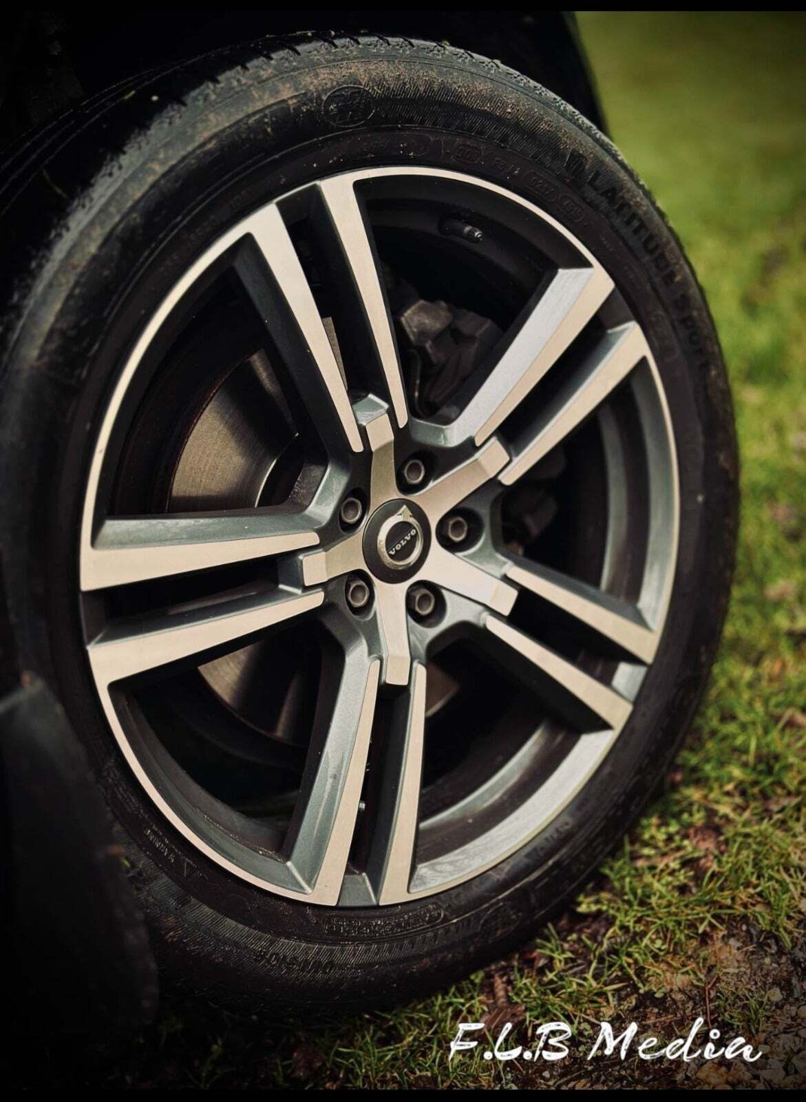 Sort Volvo XC60 fra 2020