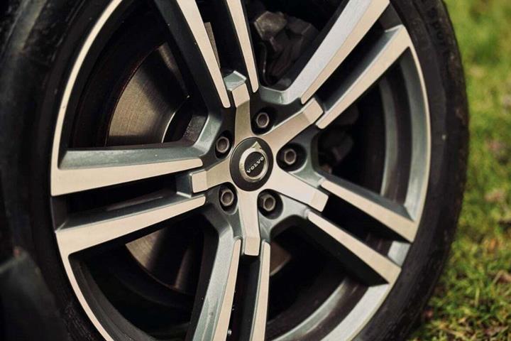 Sort Volvo XC60 fra 2020
