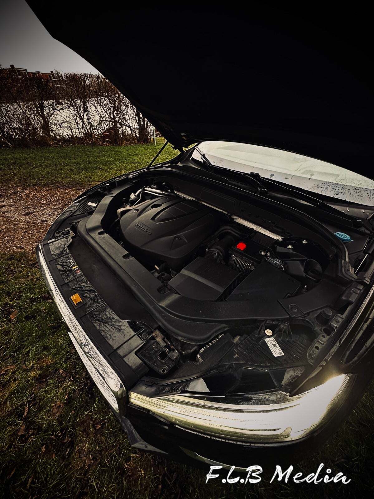 Sort Volvo XC60 fra 2020