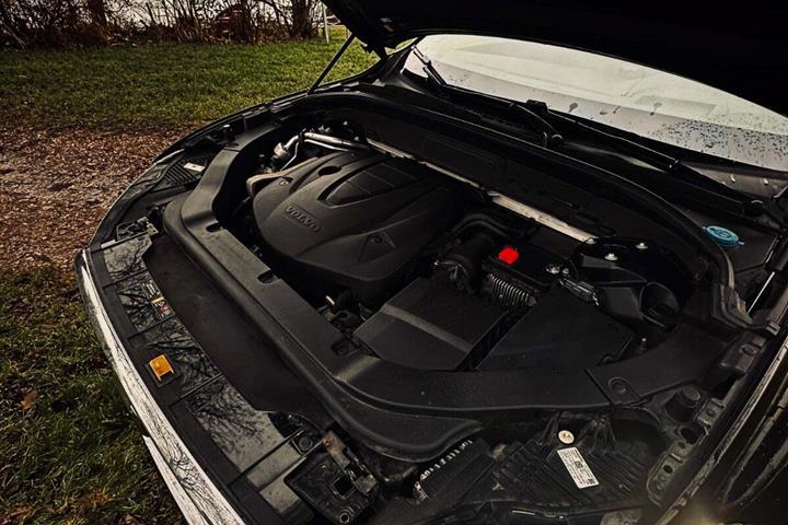 Sort Volvo XC60 fra 2020