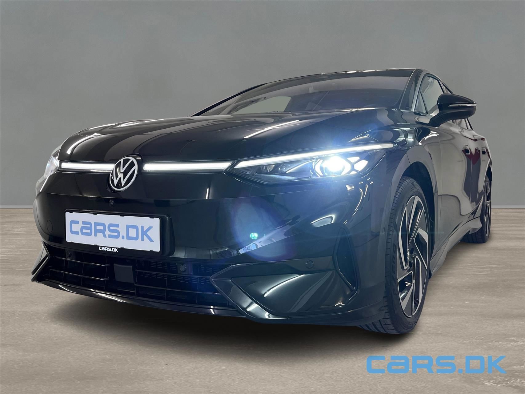 Sort VW ID.7 fra 2023 set udefra