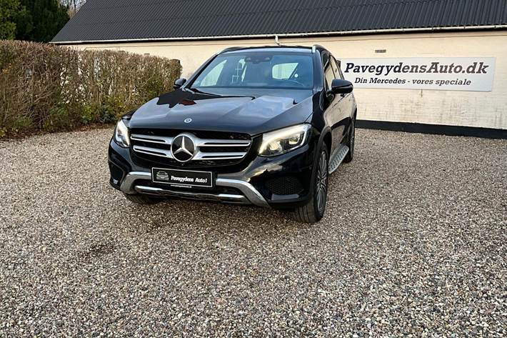 Sort Mercedes GLC350 d fra 2019 set udefra