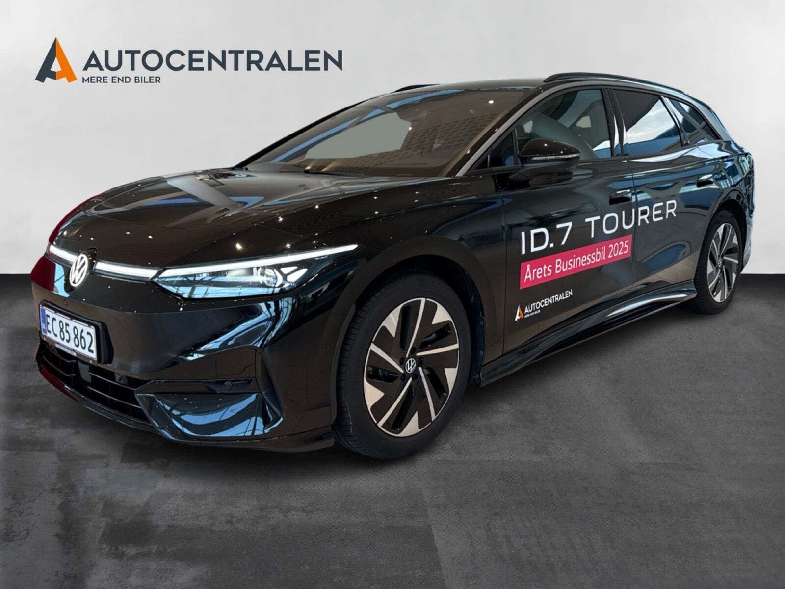 Sort VW ID.7 fra 2025 set udefra