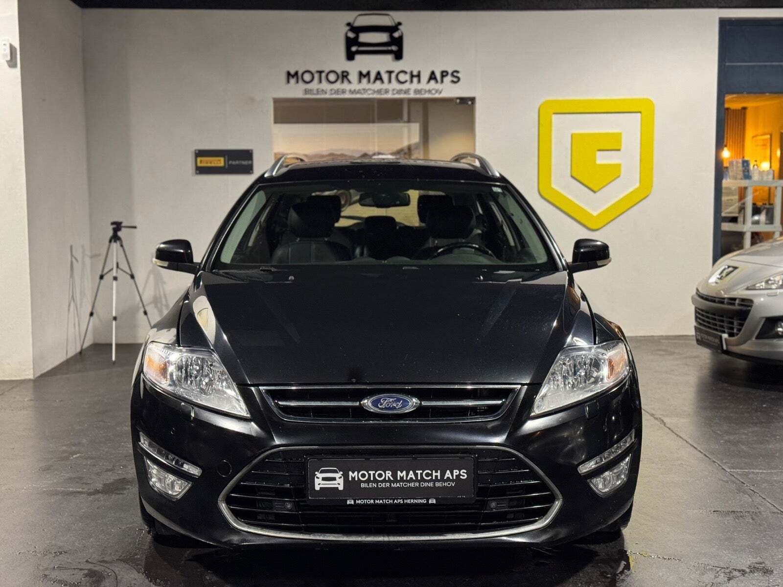 Sort Ford Mondeo fra 2011