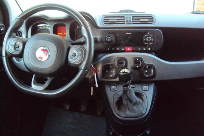 Sort Fiat Panda fra 2018