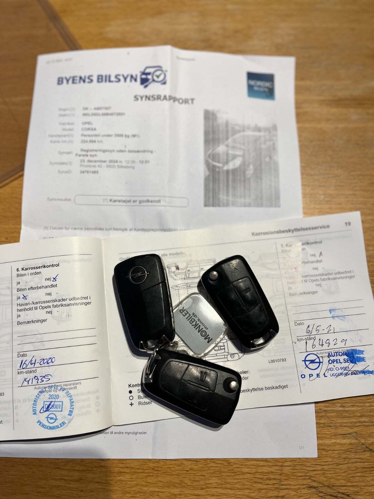 Sort Opel Corsa fra 2010