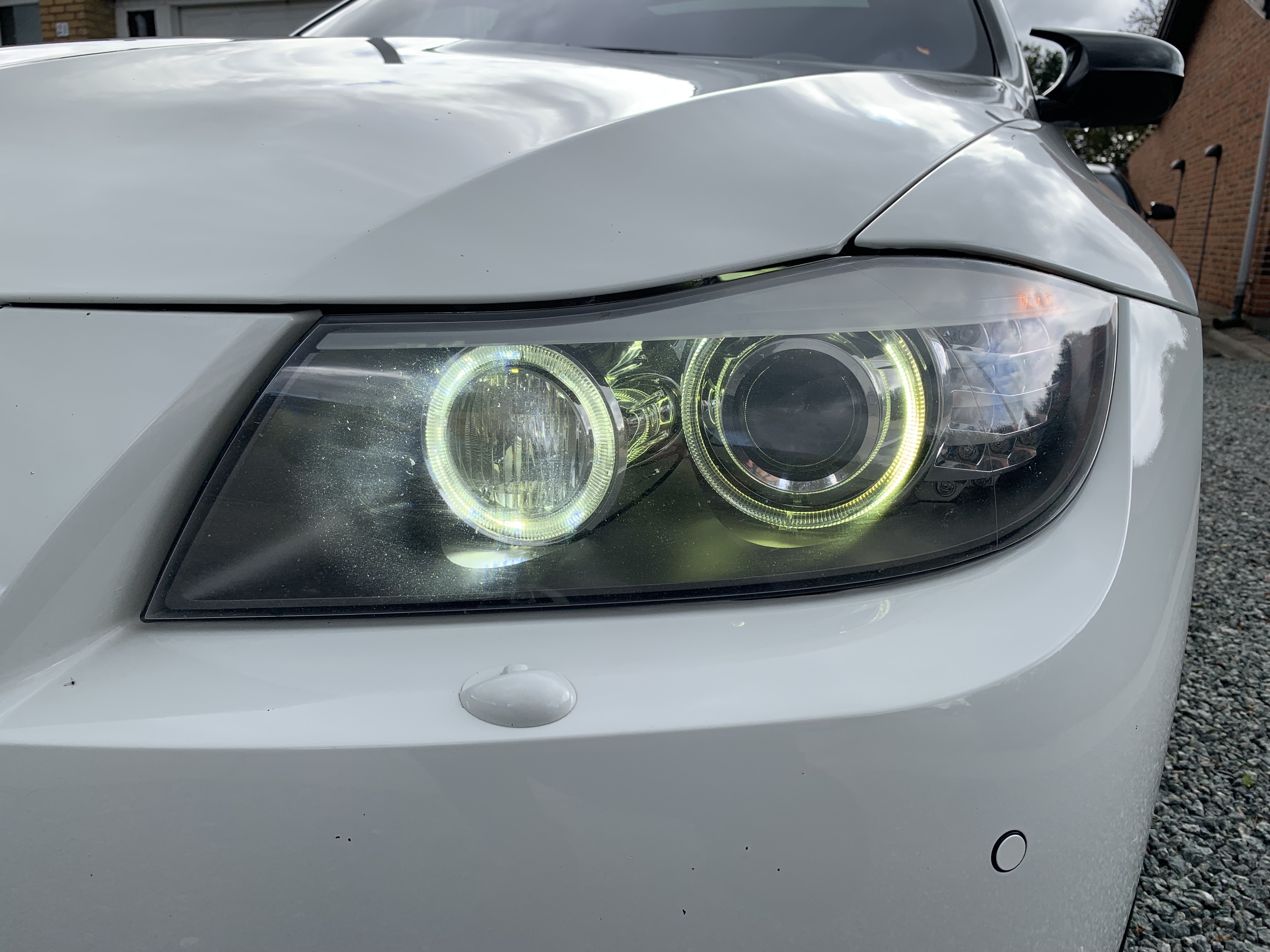Hvid BMW 335Xi fra 2008