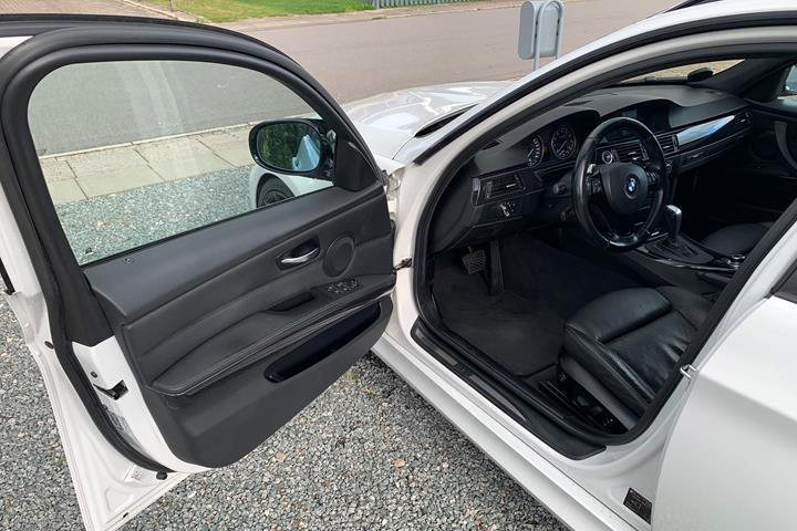 Hvid BMW 335Xi fra 2008