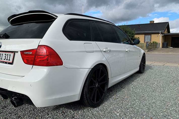 Hvid BMW 335Xi fra 2008