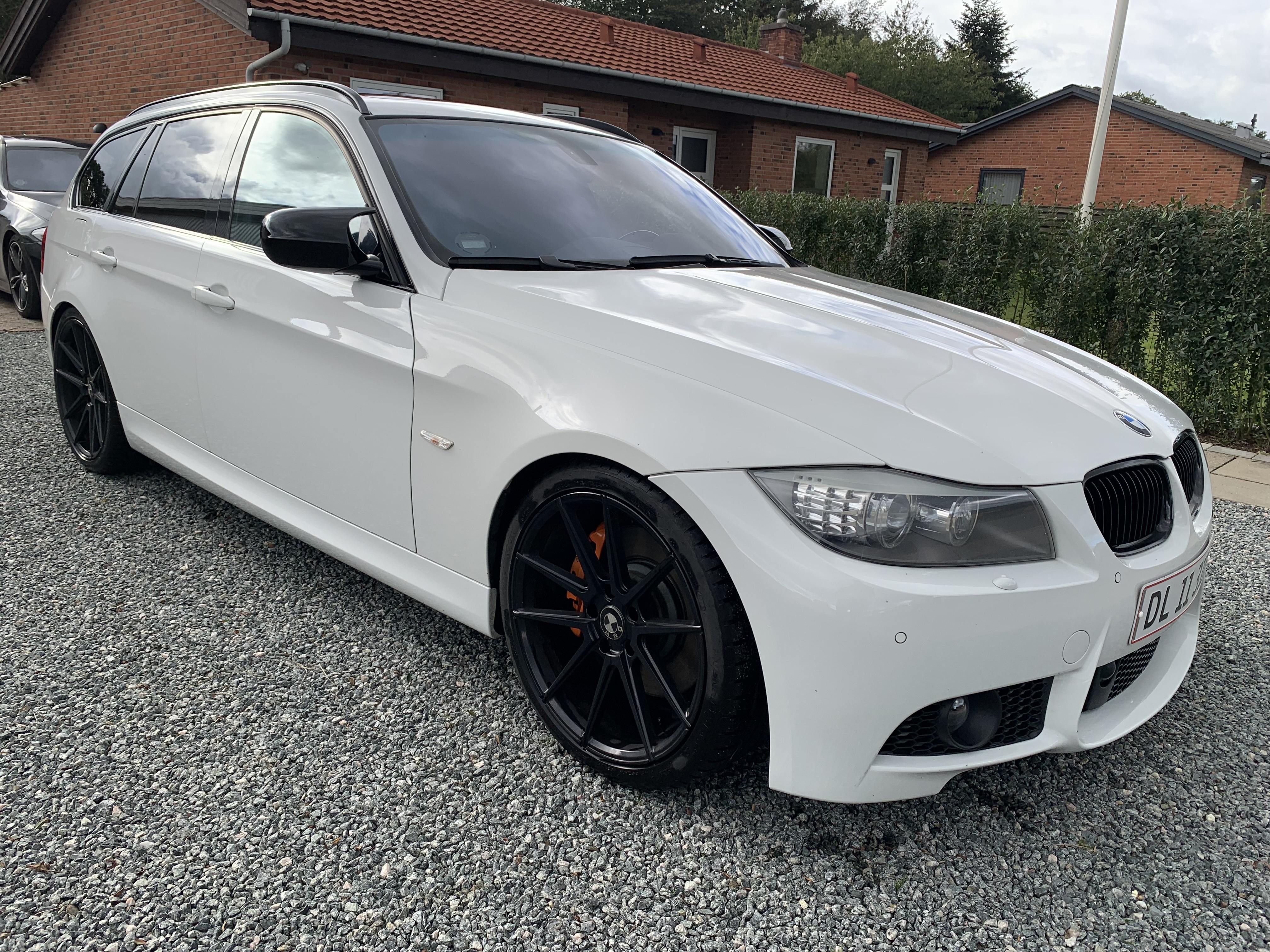 Hvid BMW 335Xi fra 2008