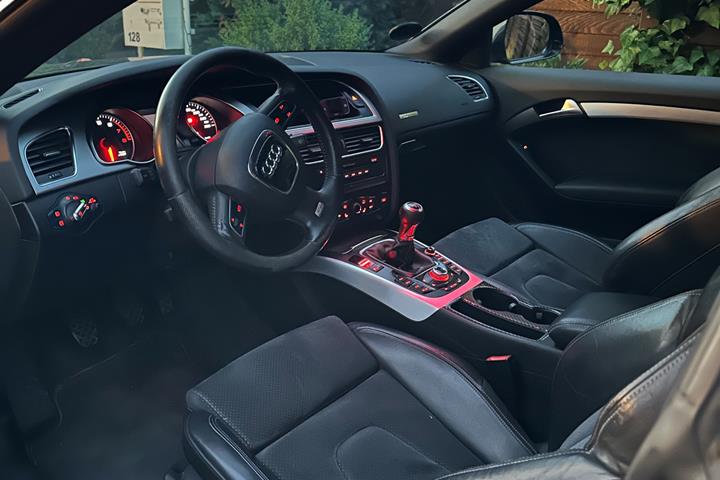 Sort Audi A5 fra 2009