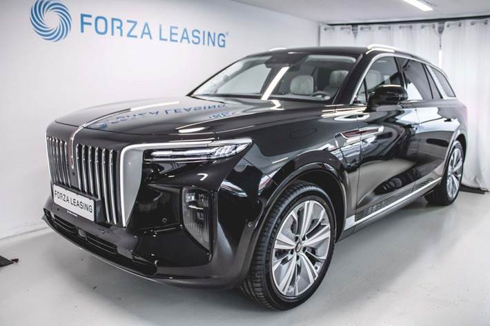 Sort Hongqi E-HS9 fra 2023 set udefra