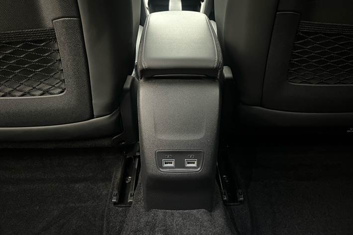 Hvid Peugeot e-2008 fra 2020