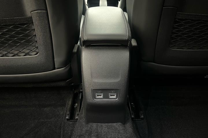 Hvid Peugeot e-2008 fra 2020