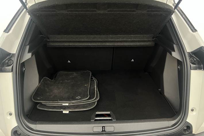 Hvid Peugeot e-2008 fra 2020