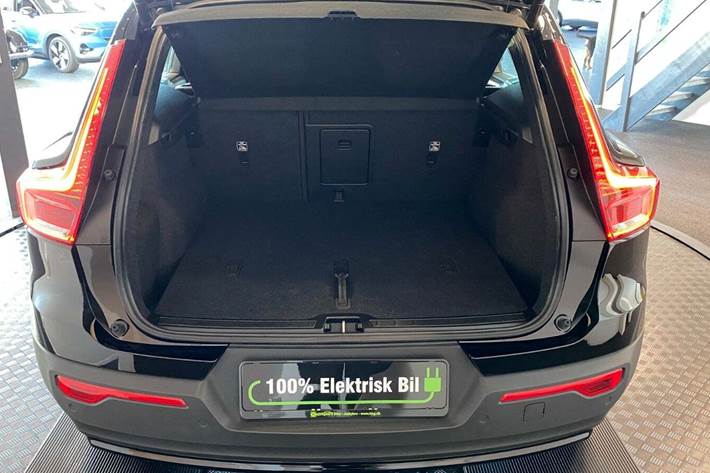 Sort Volvo XC40 fra 2023