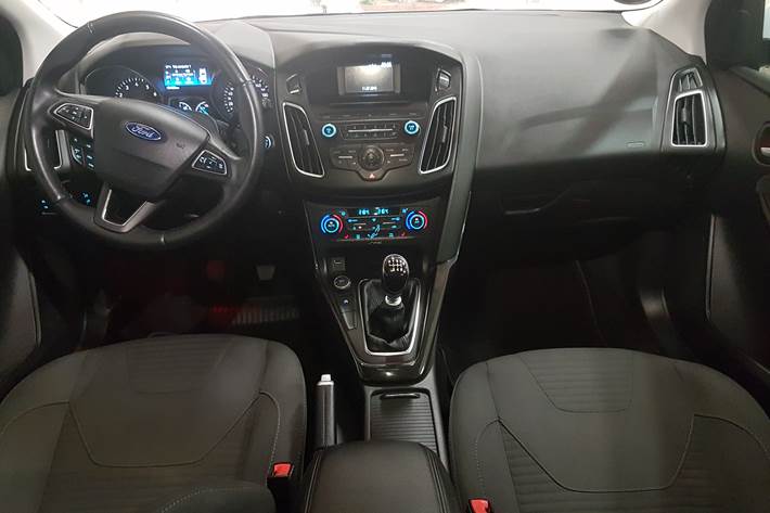 Hvid Ford Focus fra 2015