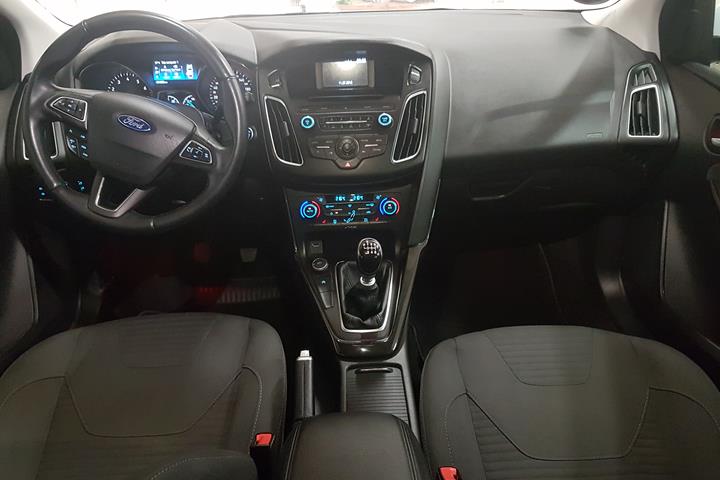 Hvid Ford Focus fra 2015