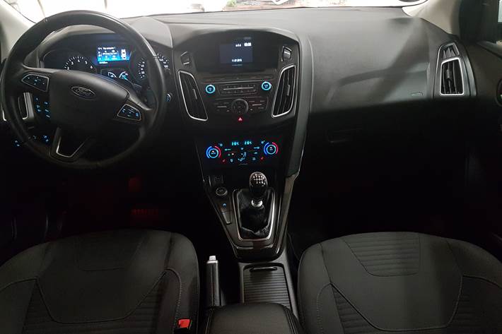 Hvid Ford Focus fra 2015