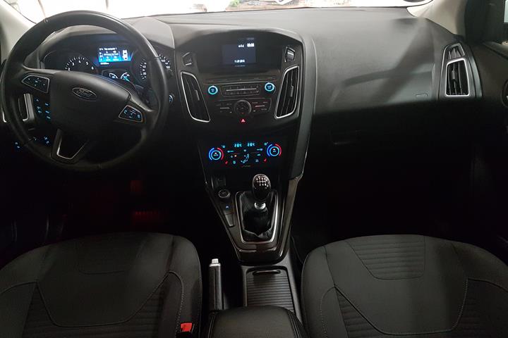 Hvid Ford Focus fra 2015