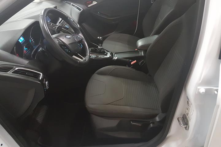 Hvid Ford Focus fra 2015