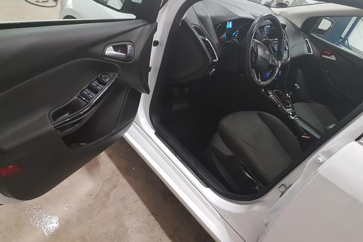 Hvid Ford Focus fra 2015