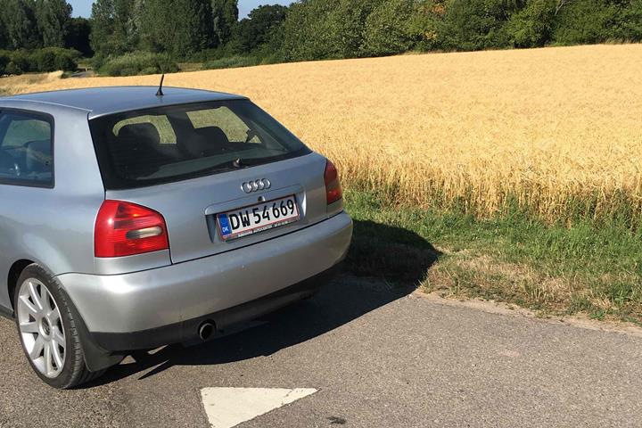 Grå Audi A3 fra 1999