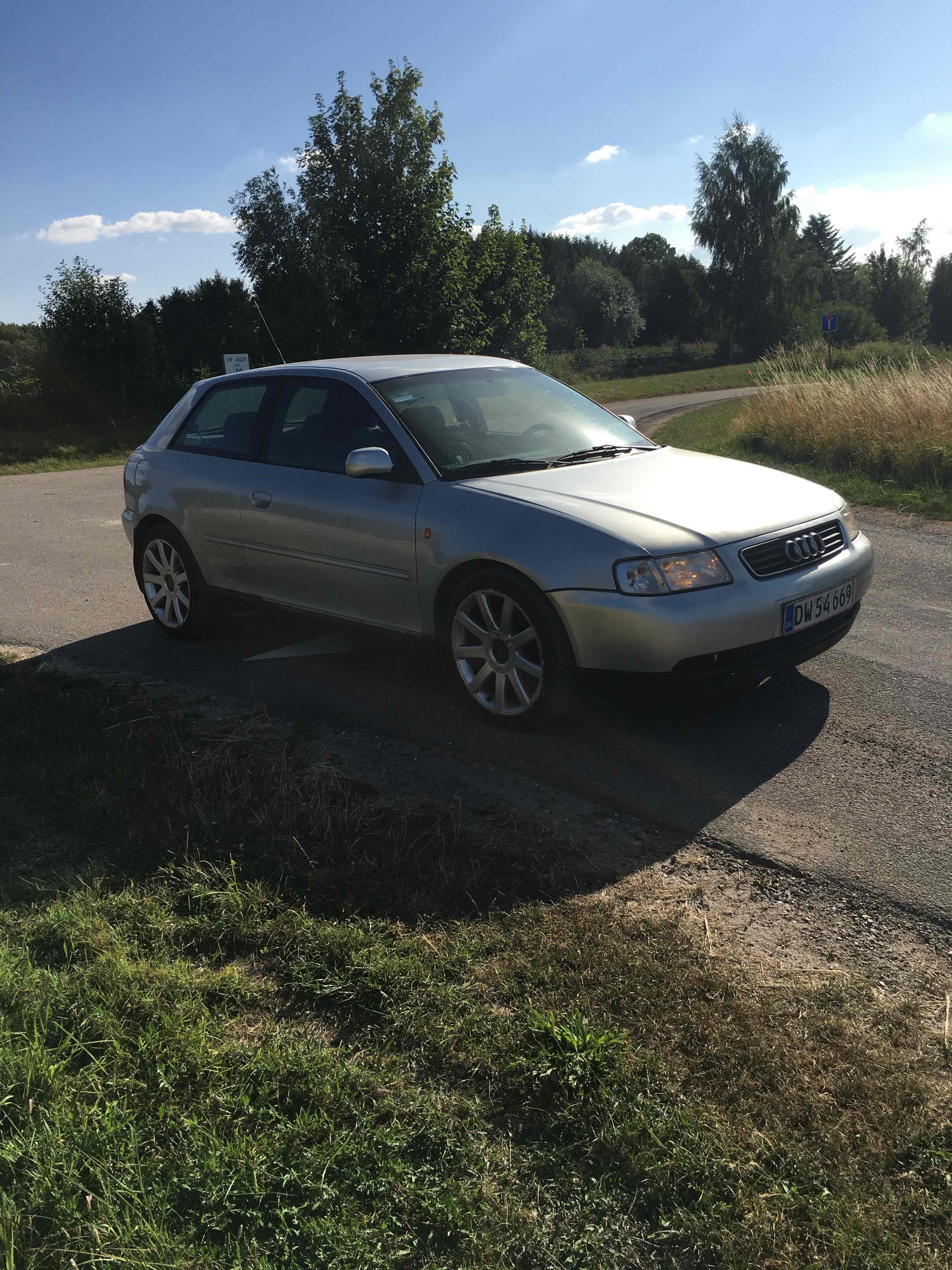 Grå Audi A3 fra 1999