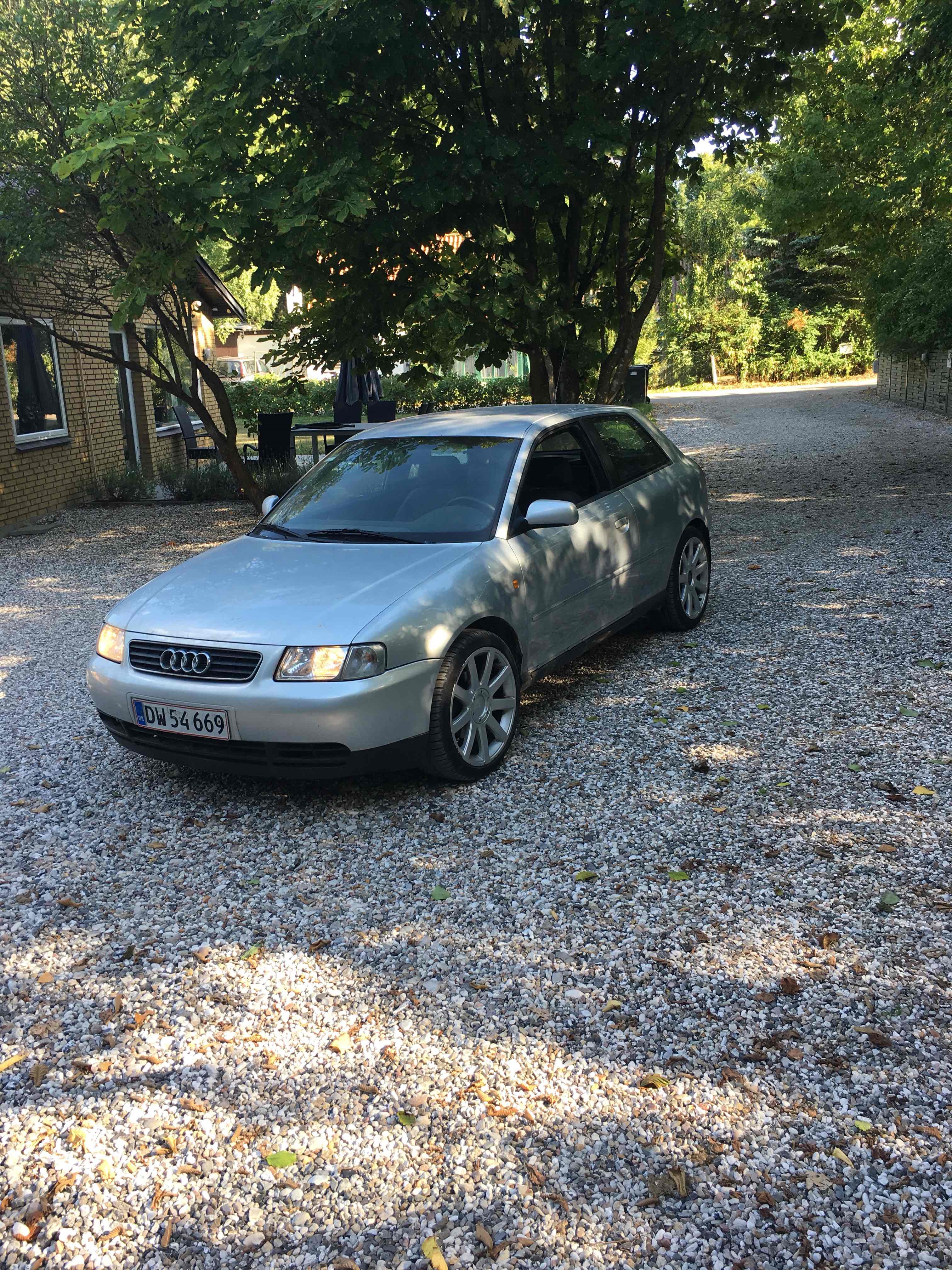 Grå Audi A3 fra 1999