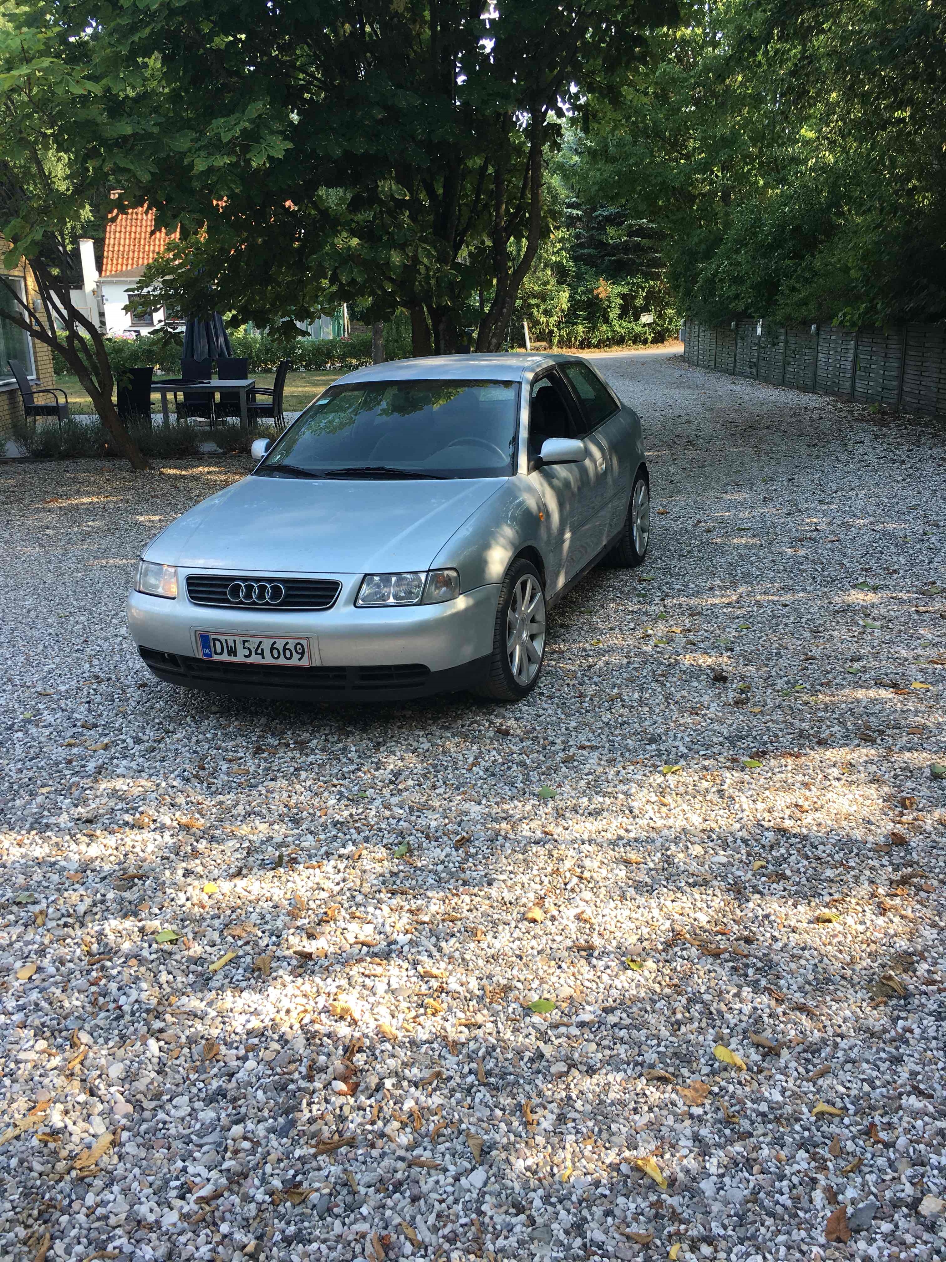 Grå Audi A3 fra 1999