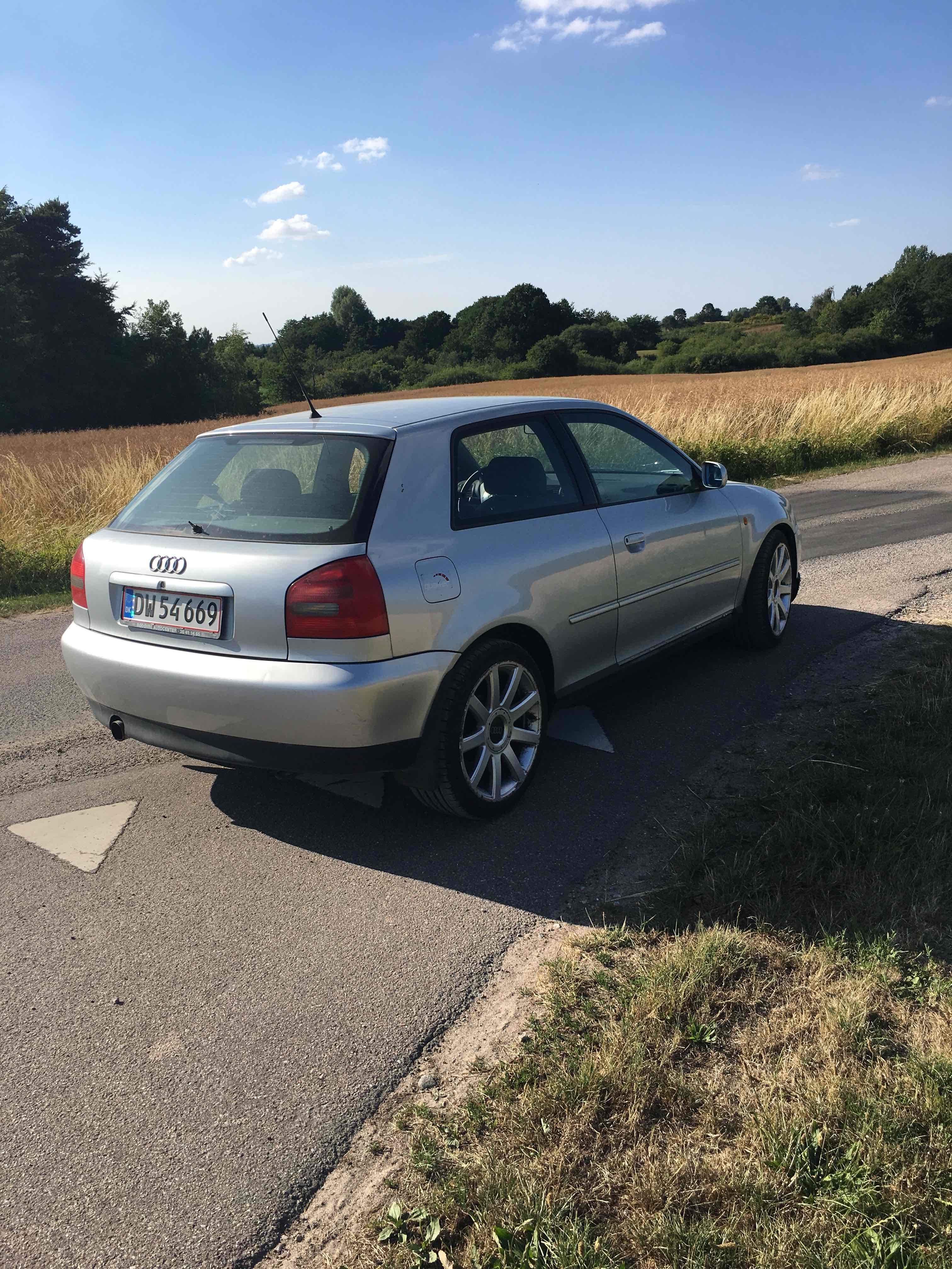 Grå Audi A3 fra 1999