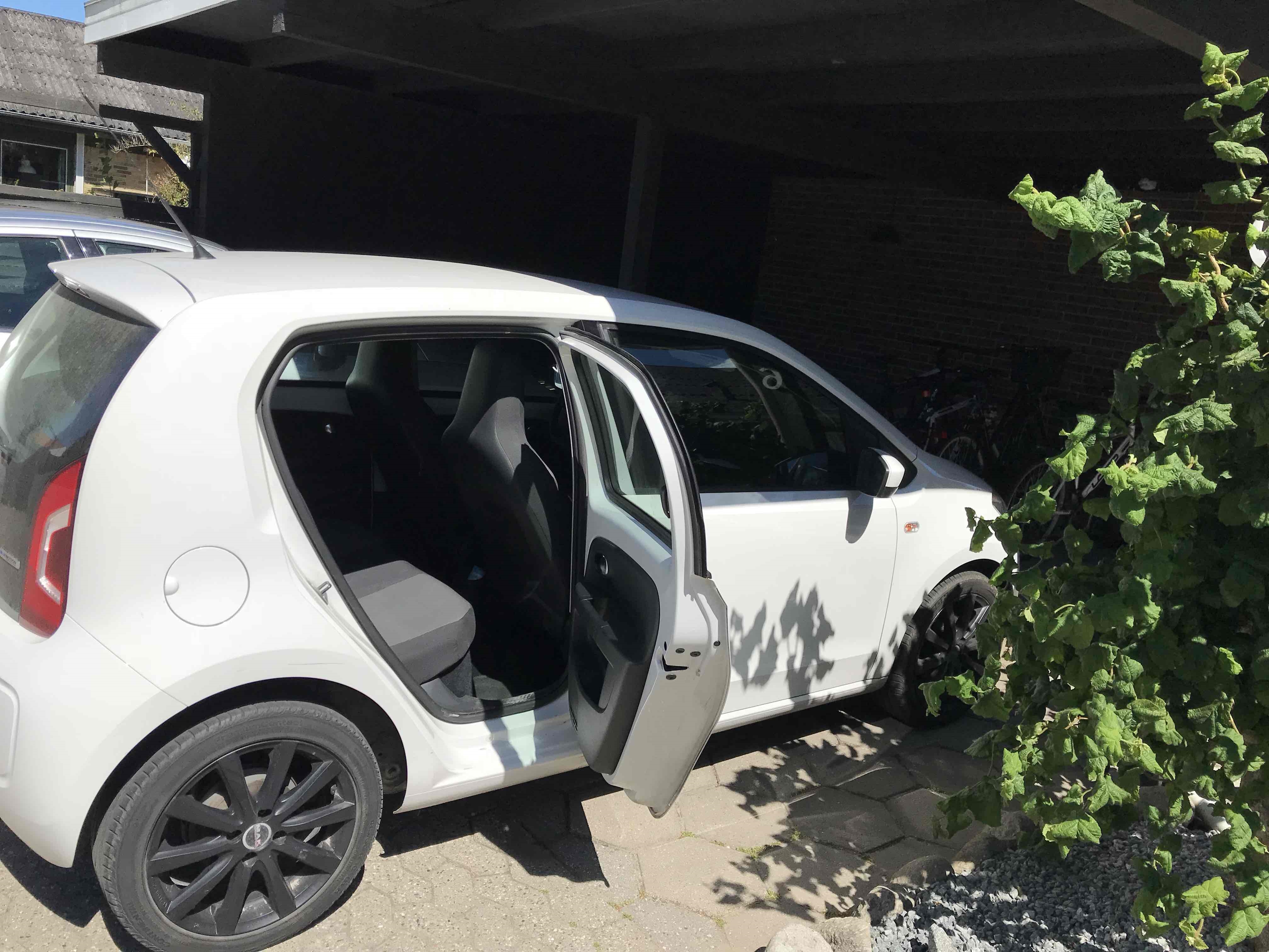 Hvid VW UP! fra 2013