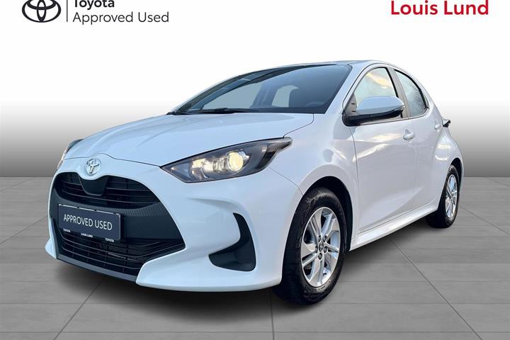 Hvid Toyota Yaris fra 2023